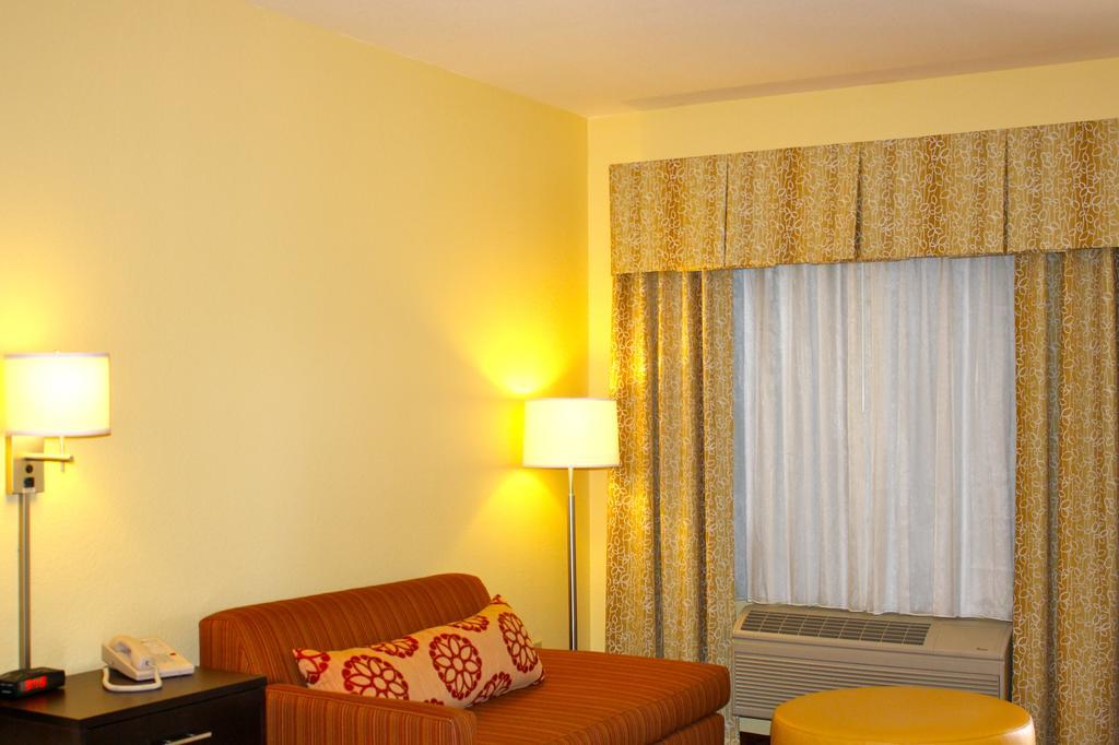 Days Inn By Wyndham Globe Eksteriør bilde
